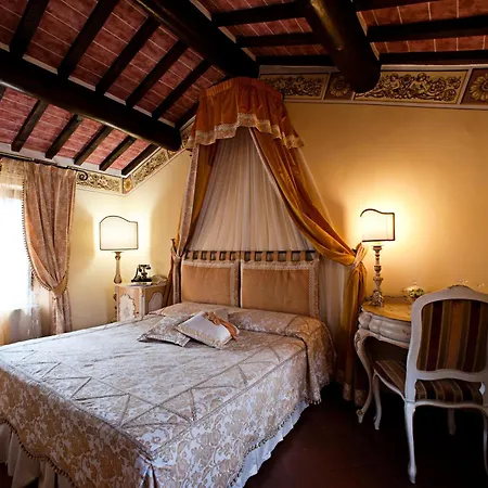 Relais La Corte Dei Papi 5*