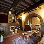 Relais La Corte Dei Papi Otel