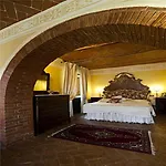 Otel Relais La Corte Dei Papi 5*