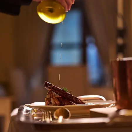 Отель Relais La Corte Dei Papi 5*