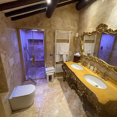 Hotel Relais La Corte Dei Papi 5*