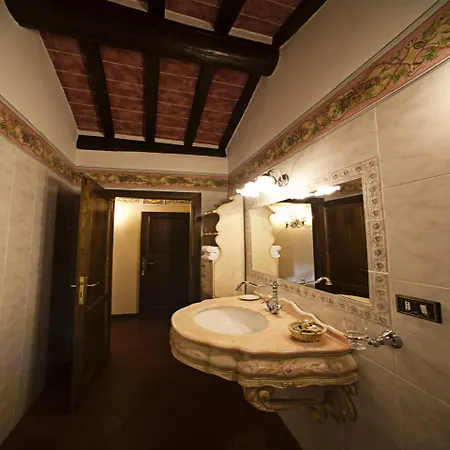 Hotel Relais La Corte Dei Papi 5*