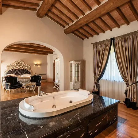 Relais La Corte Dei Papi Hotel 5*